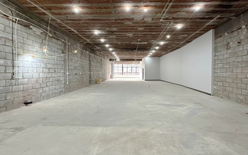 23 Central Way, Altrincham to rent Interior Photo- Image 1 of 2