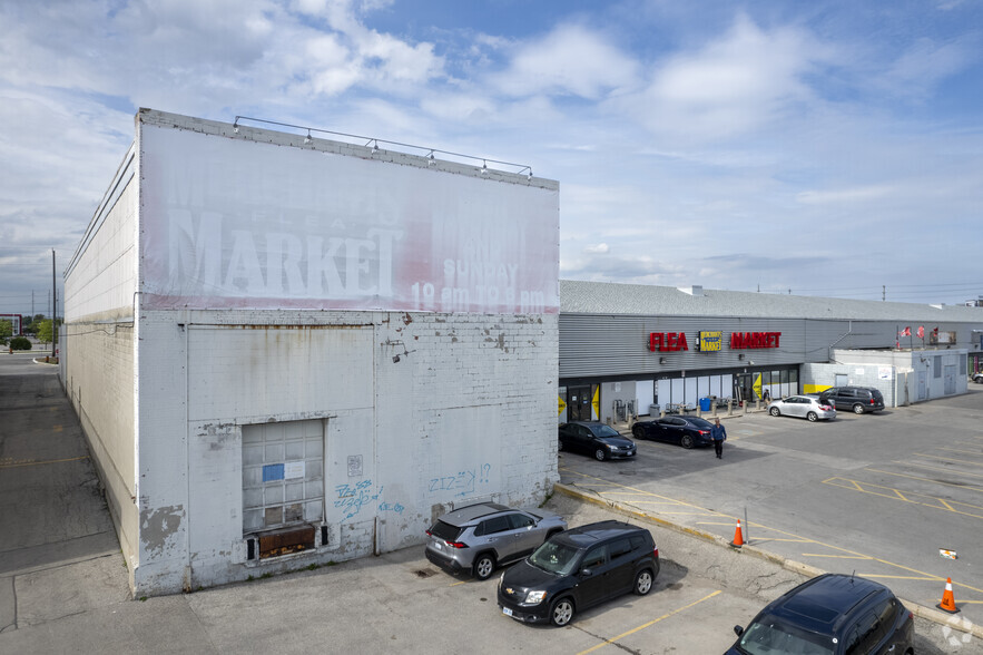 1921 Eglinton Ave E, Toronto, ON for rent - Building Photo - Image 2 of 4