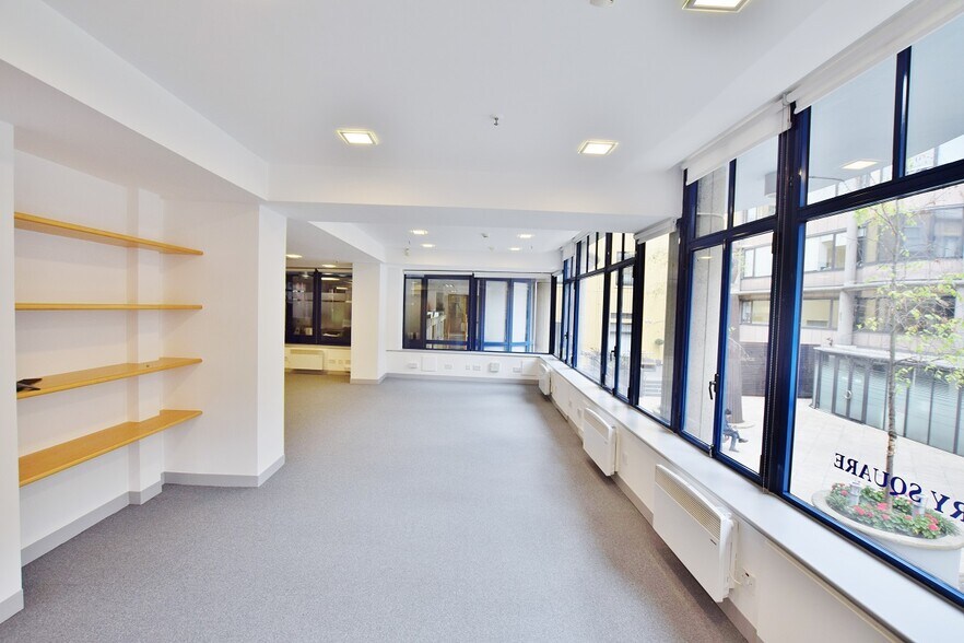 Brewery Sq, London for rent - Interior Photo - Image 3 of 11