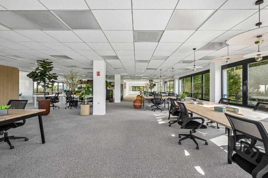 Office in Saint-Priest to rent - Building Photo - Image 3 of 21