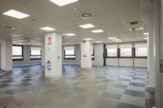 Calle del Ombú, 3, Madrid, Madrid to rent Interior Photo- Image 2 of 17