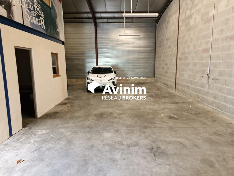Industrial in Saint Soupplets to rent - Interior Photo - Image 1 of 1