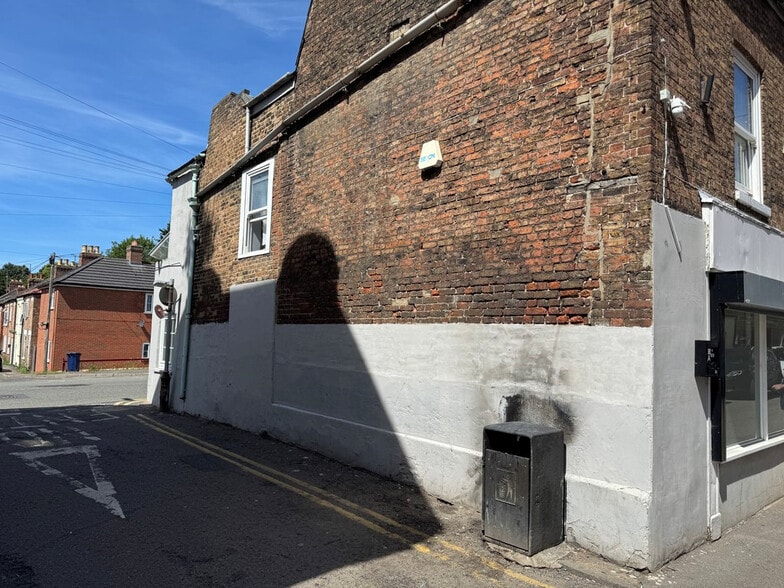 98 Norfolk St, Wisbech to rent - Building Photo - Image 2 of 2