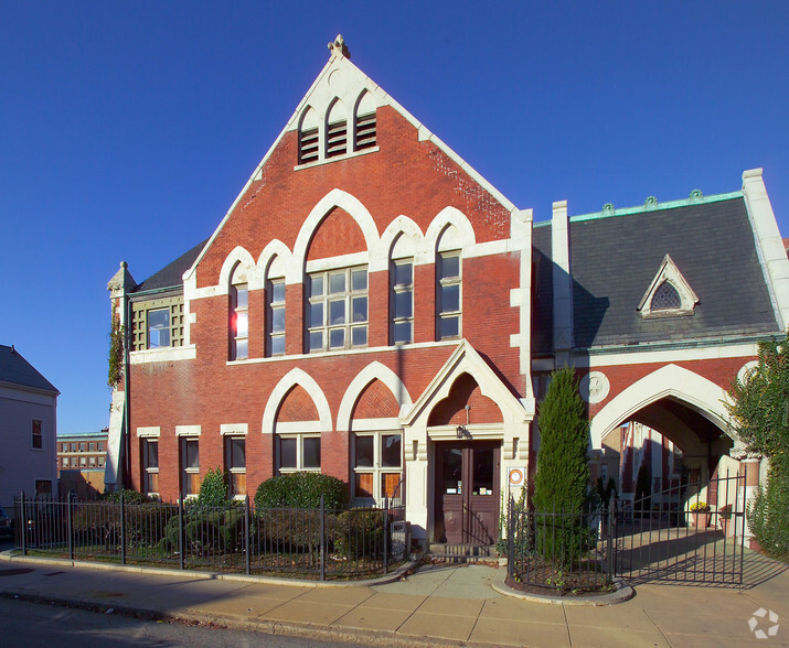 100 Rock St, Fall River, MA for rent - Building Photo - Image 3 of 4