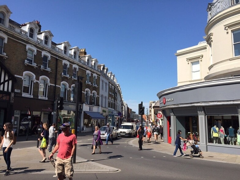 1-7A The Square, Richmond to rent - Building Photo - Image 2 of 6