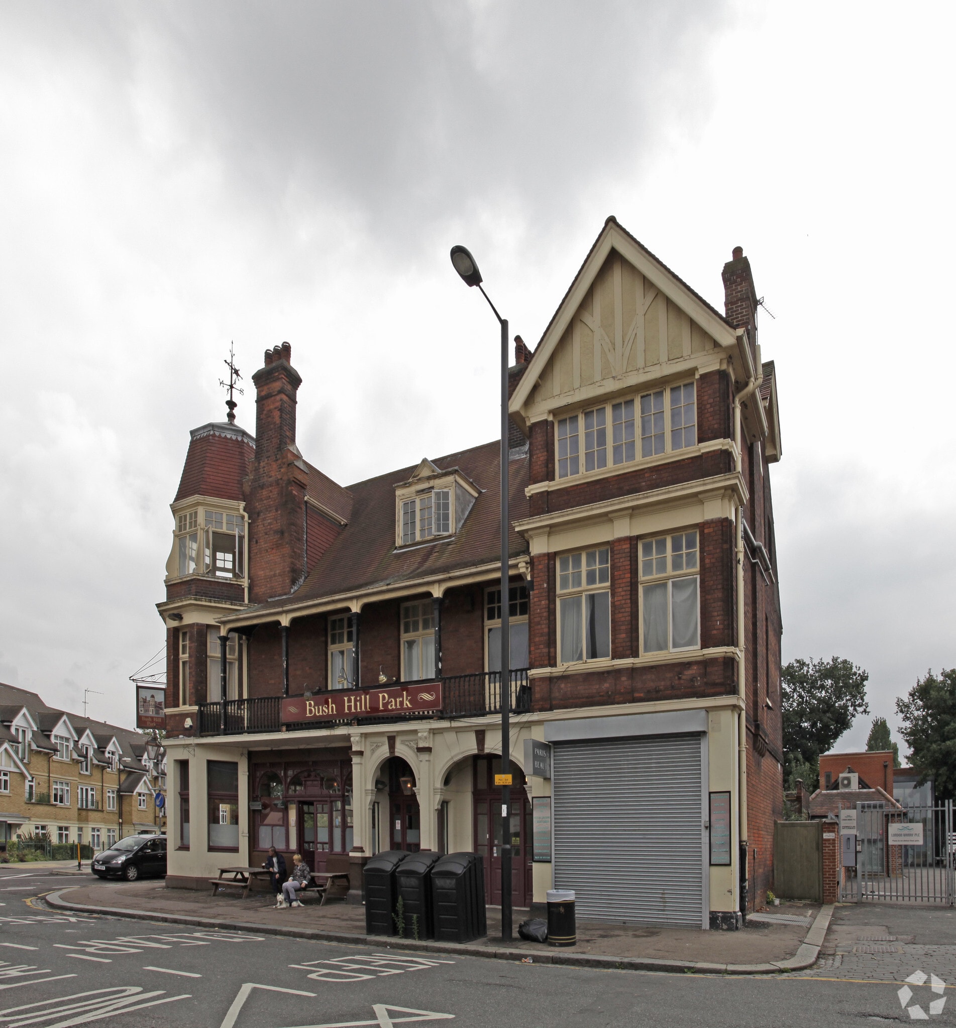 142 St Marks Rd, Enfield to rent Primary Photo- Image 1 of 5