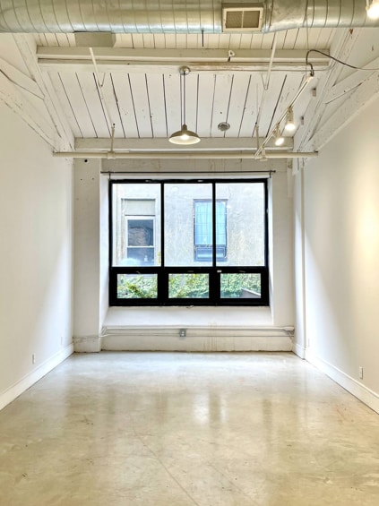 3502 SCOTTS Ln, Philadelphia, PA to rent Interior Photo- Image 1 of 3