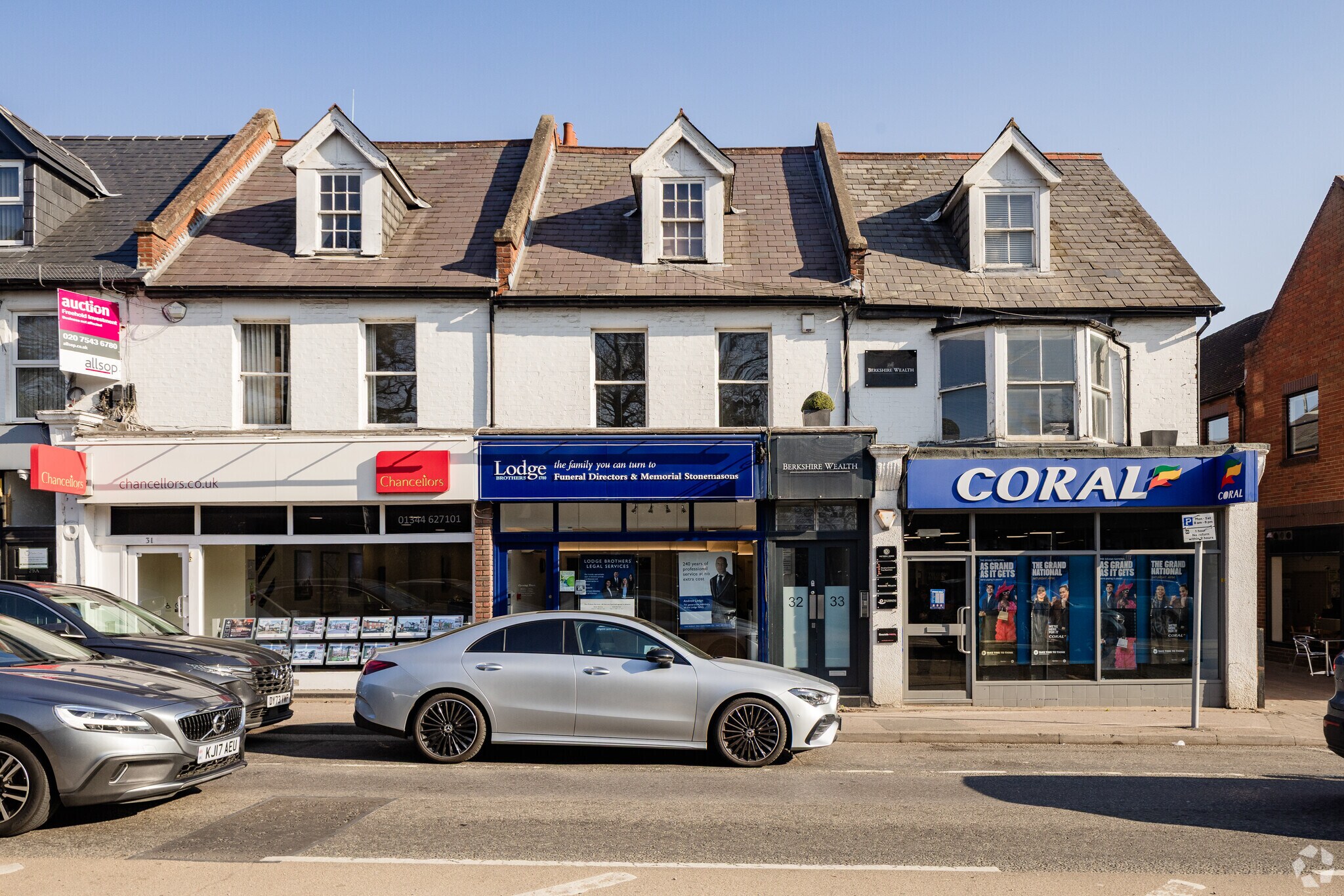 29-29A High St, Ascot for sale Primary Photo- Image 1 of 1
