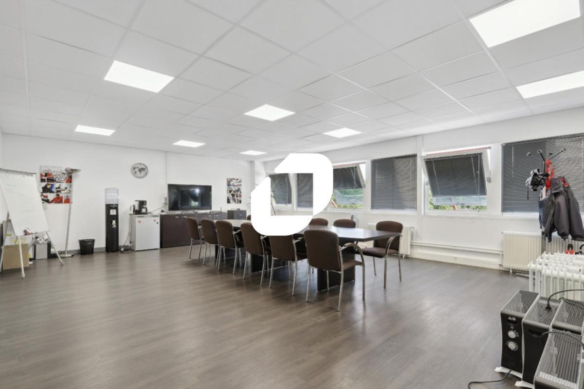 Industrial in Le Blanc-Mesnil to rent Interior Photo- Image 1 of 17