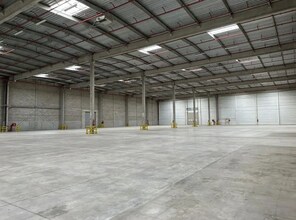 Industrial in Roissy-en-Brie to rent Interior Photo- Image 2 of 6