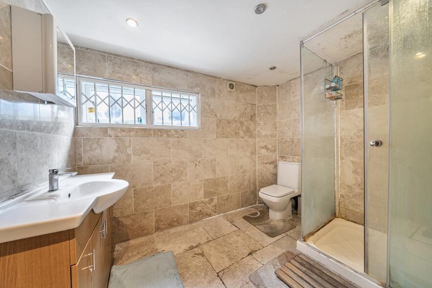 225 Portobello Rd, London for sale - Building Photo - Image 2 of 23