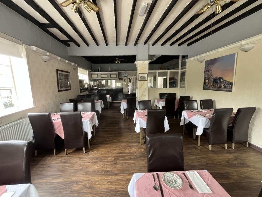 High Street, Harrogate, NYK HG3 5AP - Unit 1st -2nd - - Interior Photo - Image 2 of 11