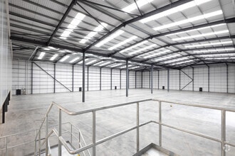 Ravensbank Dr, Redditch to rent Interior Photo- Image 2 of 8