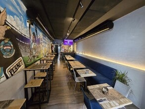 Retail in Barcelona, Barcelona to rent Interior Photo- Image 2 of 9