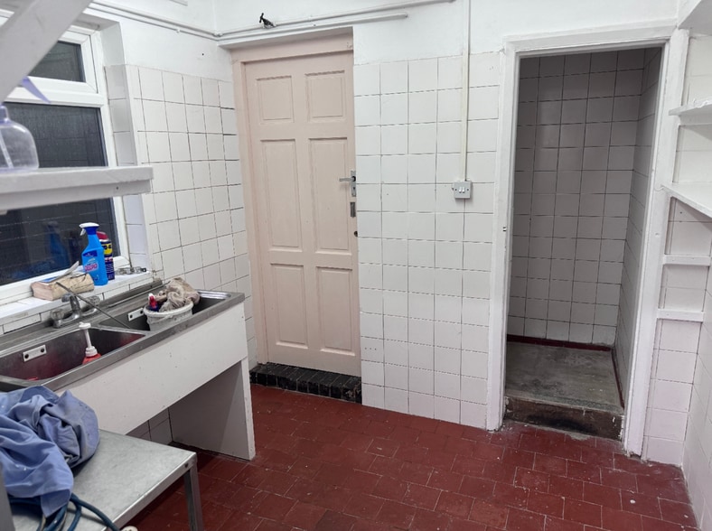 1149 Bristol Rd S, Birmingham to rent - Interior Photo - Image 3 of 5