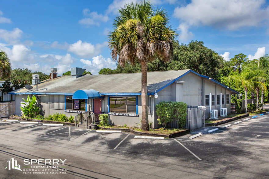 4155 N Courtenay Pkwy, Merritt Island, FL for sale - Building Photo - Image 1 of 1