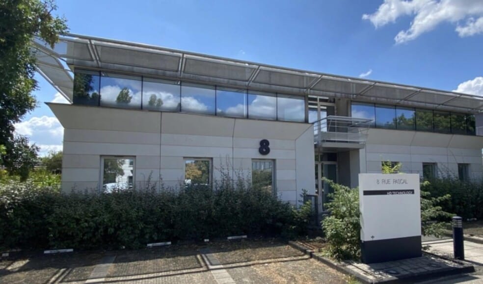 8 Rue Pascal, Bron to rent - Building Photo - Image 1 of 6