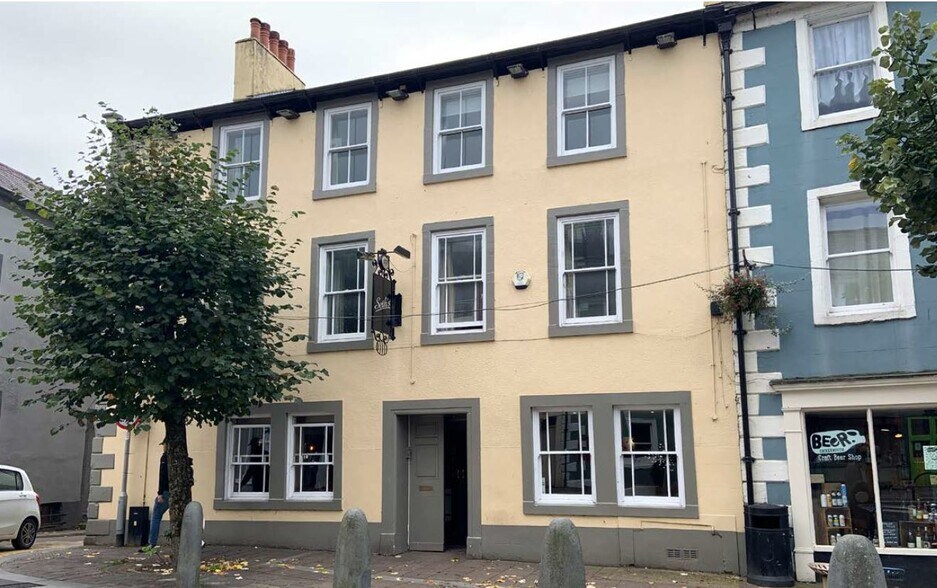 1 Market Pl, Cockermouth for sale - Primary Photo - Image 1 of 1