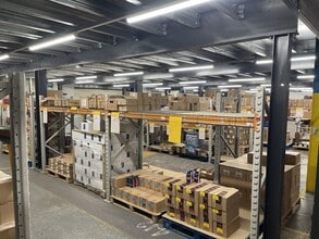 80 Great Northern Ter, Lincoln to rent Interior Photo- Image 2 of 5