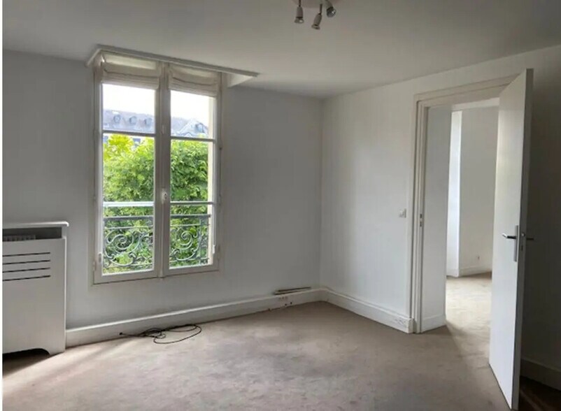 Office in Versailles to rent - Building Photo - Image 3 of 9