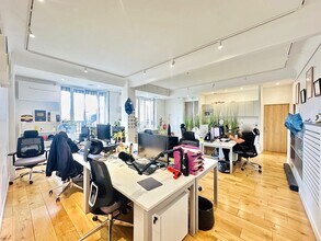 Co-working Space in Paris to rent Interior Photo- Image 2 of 8