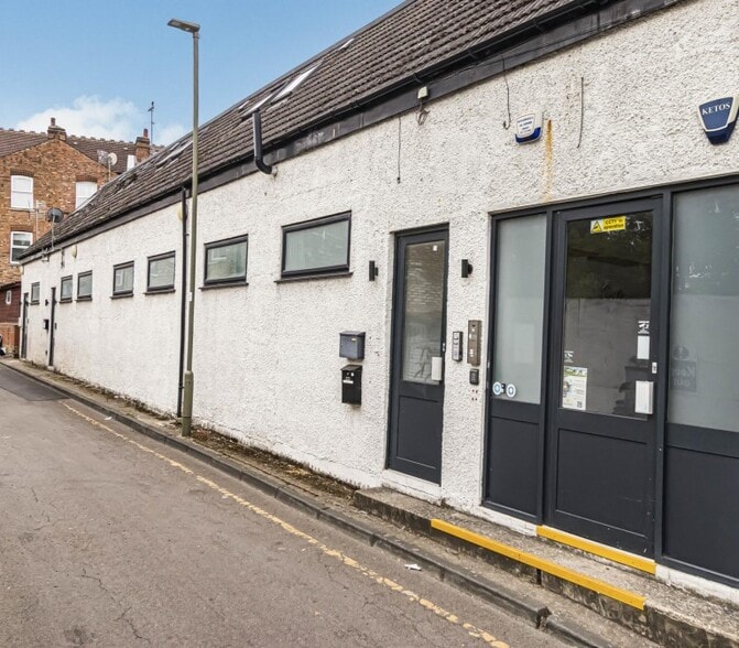 Lambert Way, London for sale - Primary Photo - Image 1 of 34