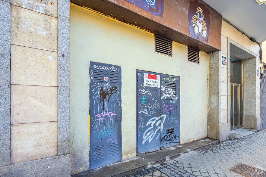 Retail in Madrid, MAD for rent - Building Photo - Image 1 of 2