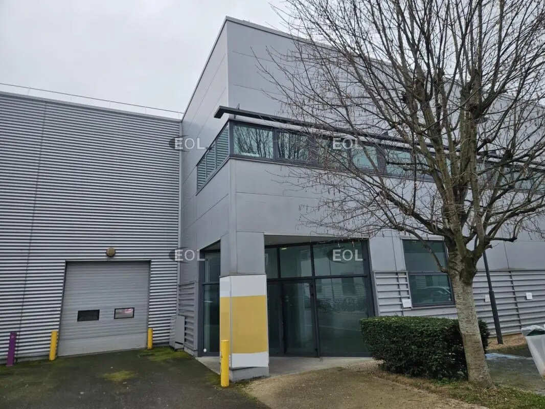 Light Industrial in Ivry-sur-Seine to rent Building Photo- Image 1 of 6