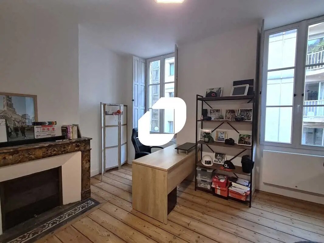 Office in Bordeaux to rent Interior Photo- Image 1 of 8