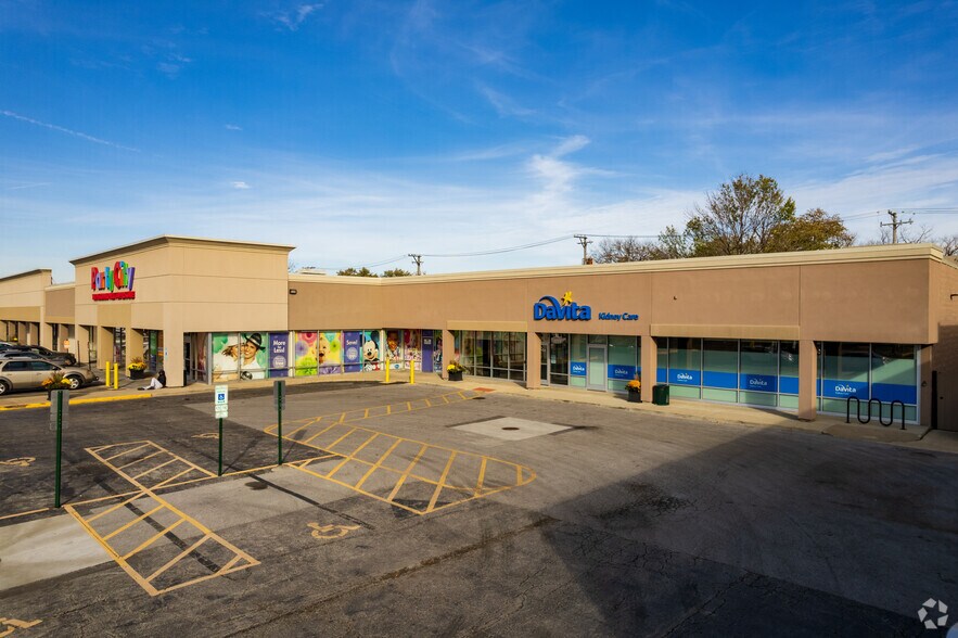 8101-8159 S Cicero Ave, Chicago, IL to rent - Building Photo - Image 2 of 7