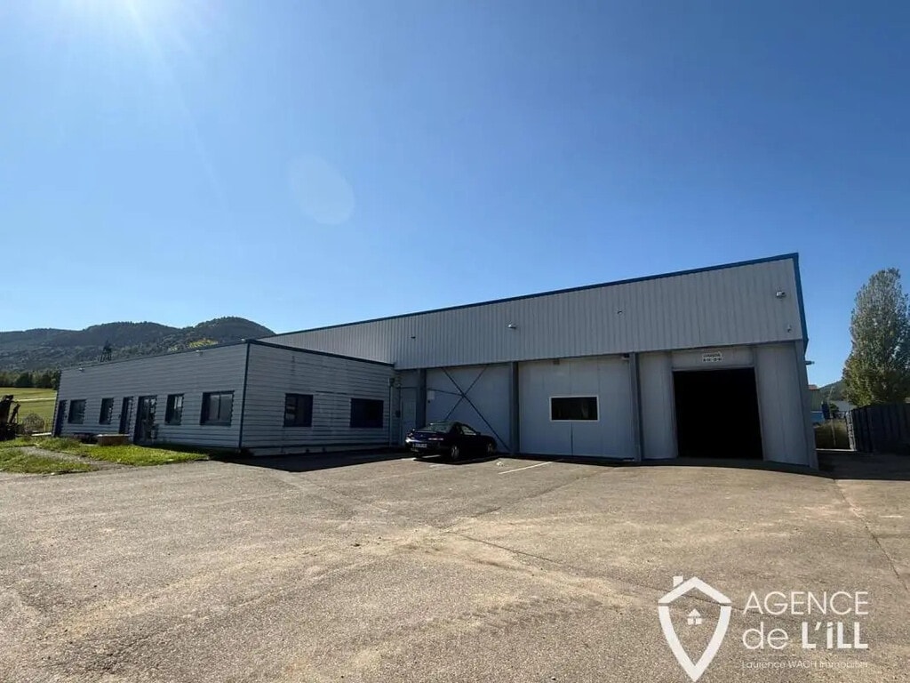 Location Entrepôt 1 376 m² - Photo 1