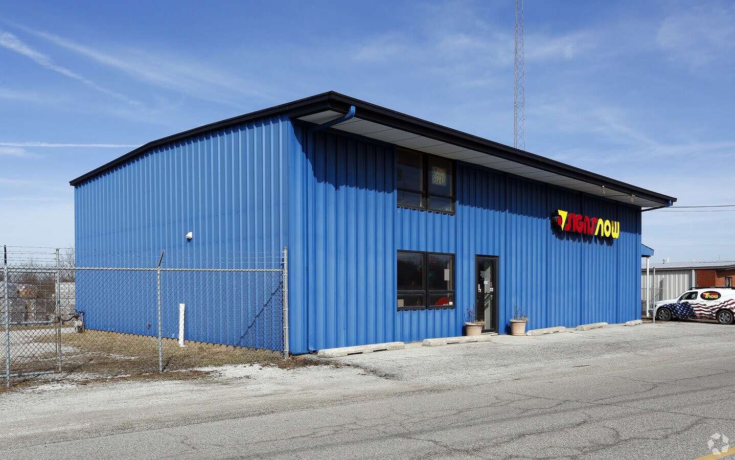 2500 W Industrial Park Dr, Bloomington, IN 47404 UK