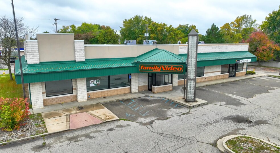 5620 S Saginaw St, Flint, MI for rent - Building Photo - Image 1 of 6