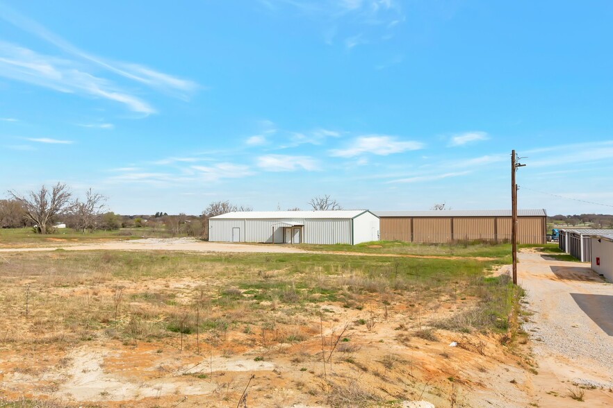 1715 N FM 51, Springtown, TX for rent - Building Photo - Image 2 of 25