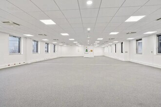 3-5 Promenade De La Bonnette, Gennevilliers to rent Building Photo- Image 1 of 16