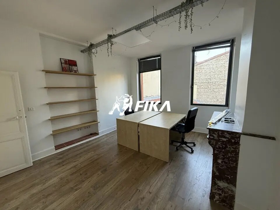 Location Bureaux 160 m² - Photo 1