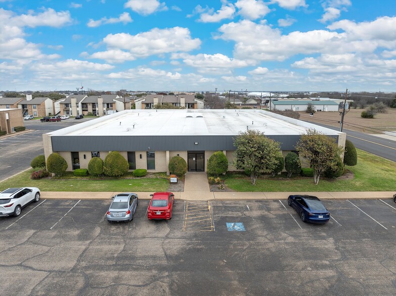 8225 Central Park Dr, Woodway, TX for rent - Building Photo - Image 1 of 7