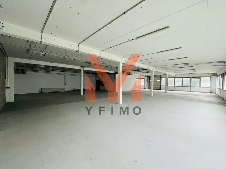 Light Industrial in Gennevilliers to rent - Interior Photo - Image 2 of 4