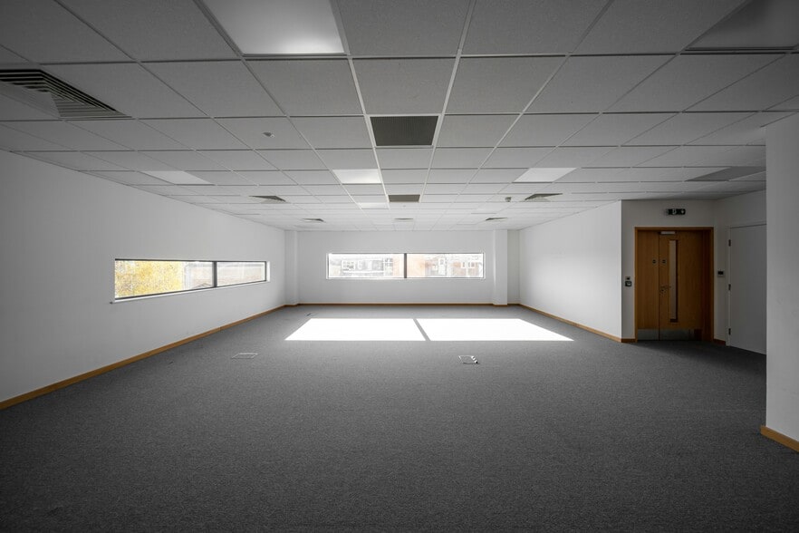 1-3 Oxford Rd, Bournemouth to rent - Building Photo - Image 2 of 27