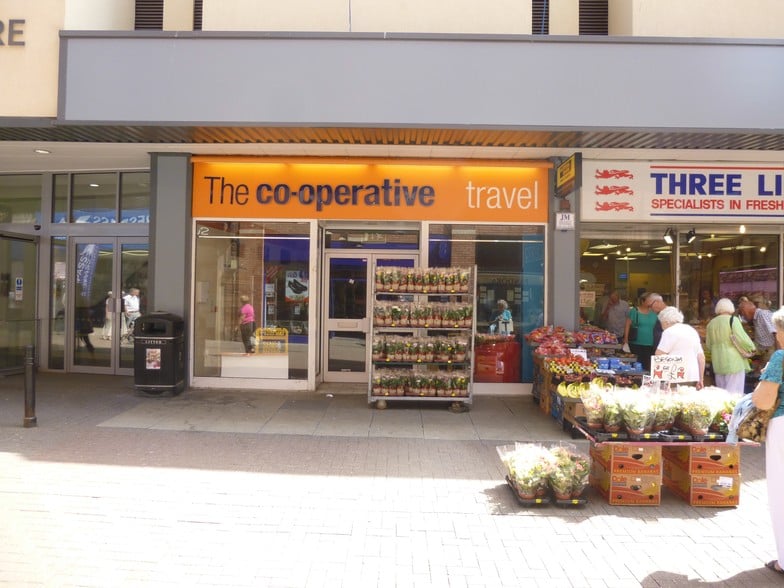 Vicar St, Kidderminster to rent - Building Photo - Image 2 of 5