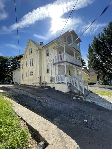 96 Hill St, Waterbury, CT for sale - Primary Photo - Image 1 of 1