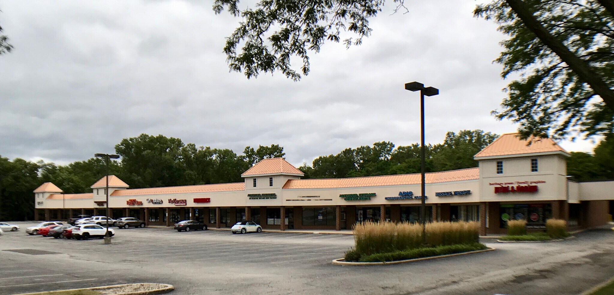 312-326 Peterson Rd, Libertyville, IL to rent Primary Photo- Image 1 of 5