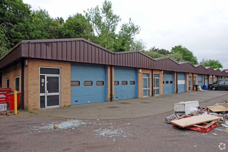 52 Britten Rd, Reading for sale - Primary Photo - Image 1 of 1