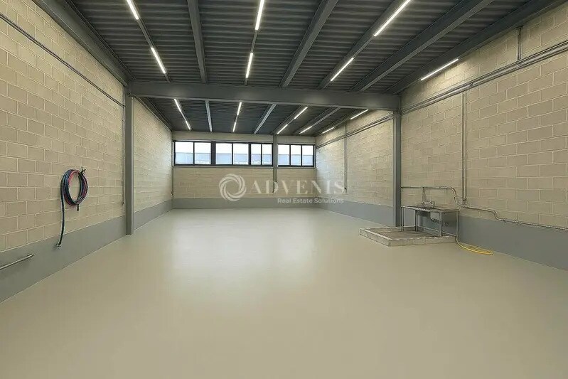 Light Industrial in Bry-sur-Marne to rent - Interior Photo - Image 3 of 7