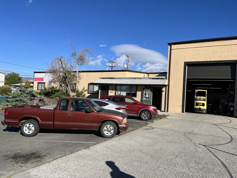 3915 Fairview Dr, Carson City, NV for rent - Building Photo - Image 3 of 6