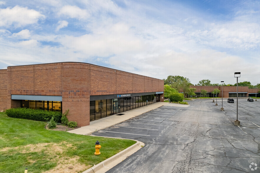 14303-14333 W 95th St, Lenexa, KS for sale - Building Photo - Image 1 of 1