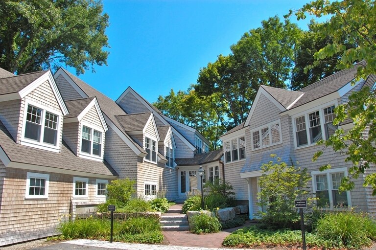 13 Elm St, Manchester 01944 UK