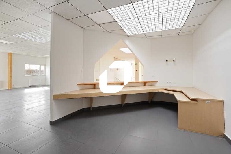 9-11 Rue De L'Orme Saint-Germain, Champlan to rent - Interior Photo - Image 3 of 13