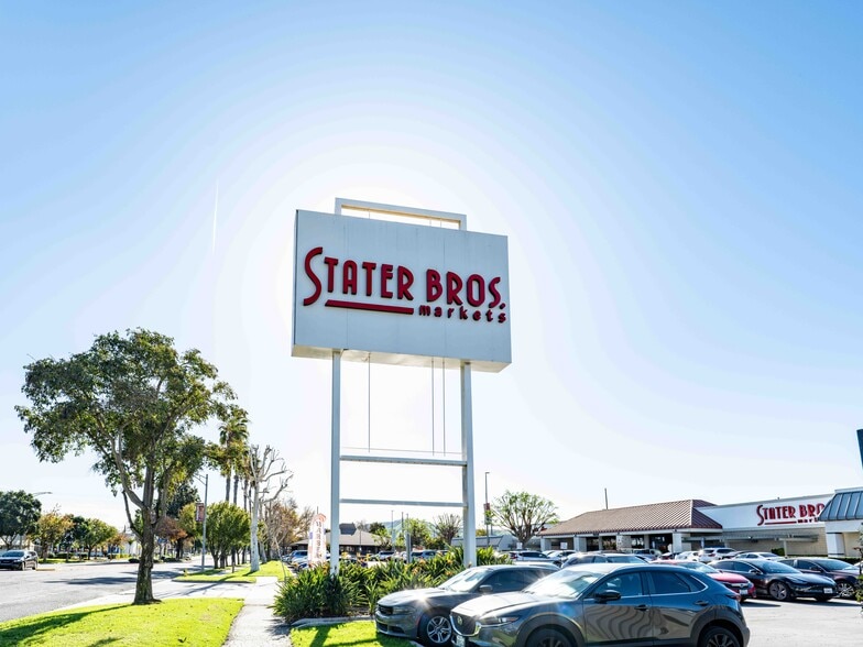 4652-4822 La Sierra Ave, Riverside, CA to rent - Building Photo - Image 2 of 12