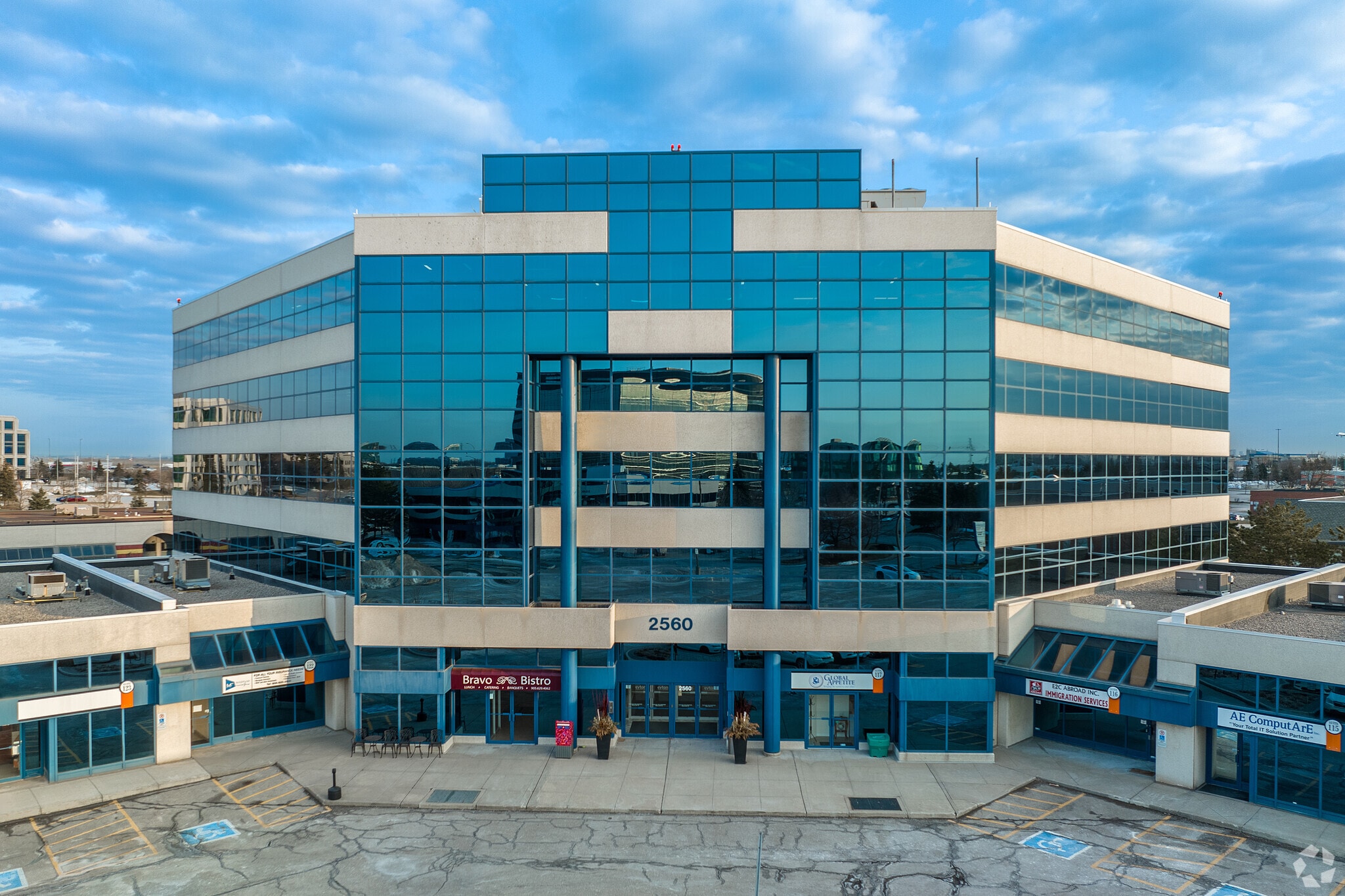 2560 Matheson Blvd E, Mississauga, ON to rent Primary Photo- Image 1 of 5